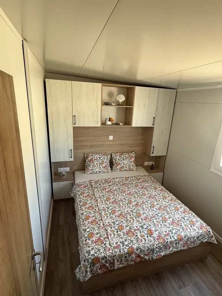 Double bedroom with floral bedding